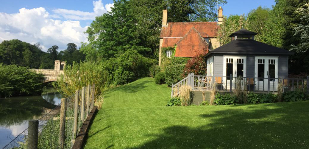 British Luxury at Water Meadow Cottage in the Cotswolds