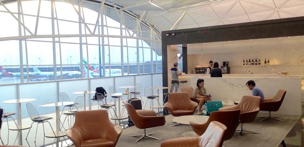 Review: The Wing Business Class Lounge, Hong Kong Airport