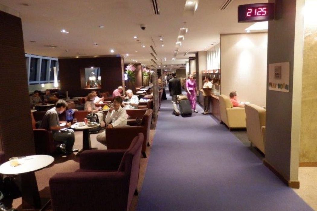 Thai Airways Royal Silk Business Class Lounge Review, Bangkok Airport