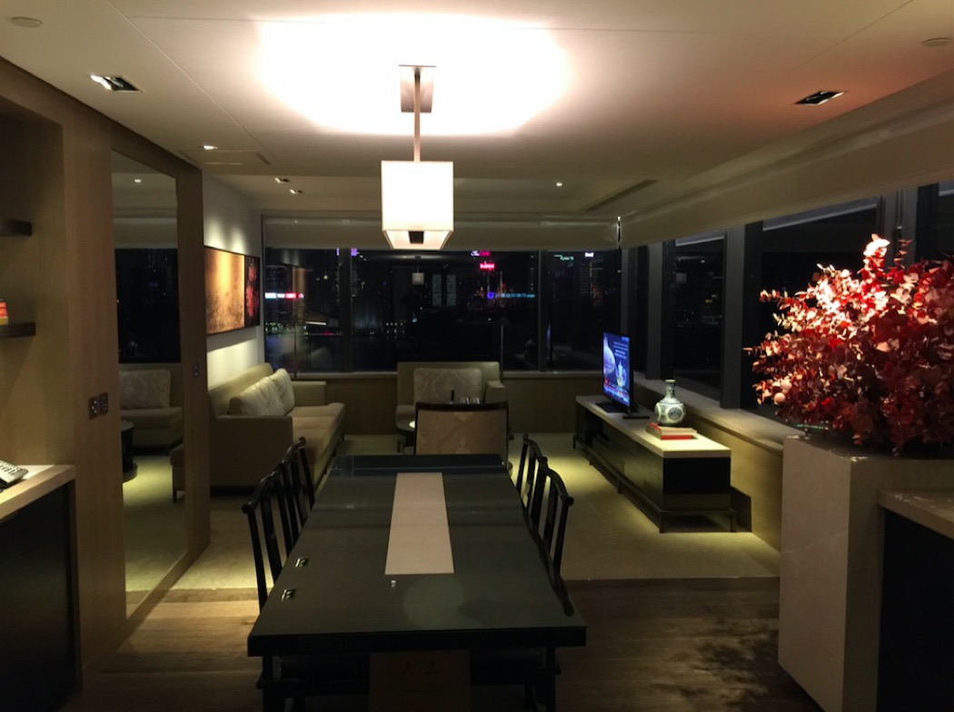 Review Grand Hyatt Hong Kong New Club Lounge