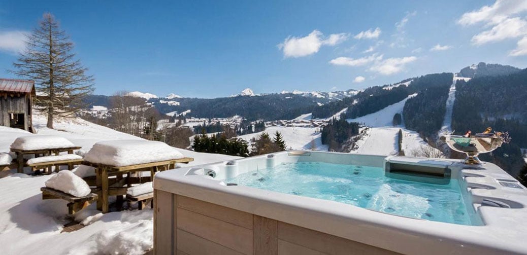Top 5 Best Luxury Ski Chalets With Hot Tubs