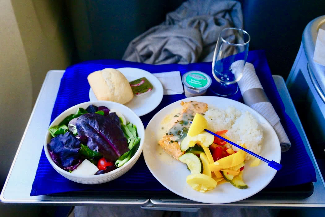 Flight Review: United B777 Polaris Domestic First Class To Hawaii