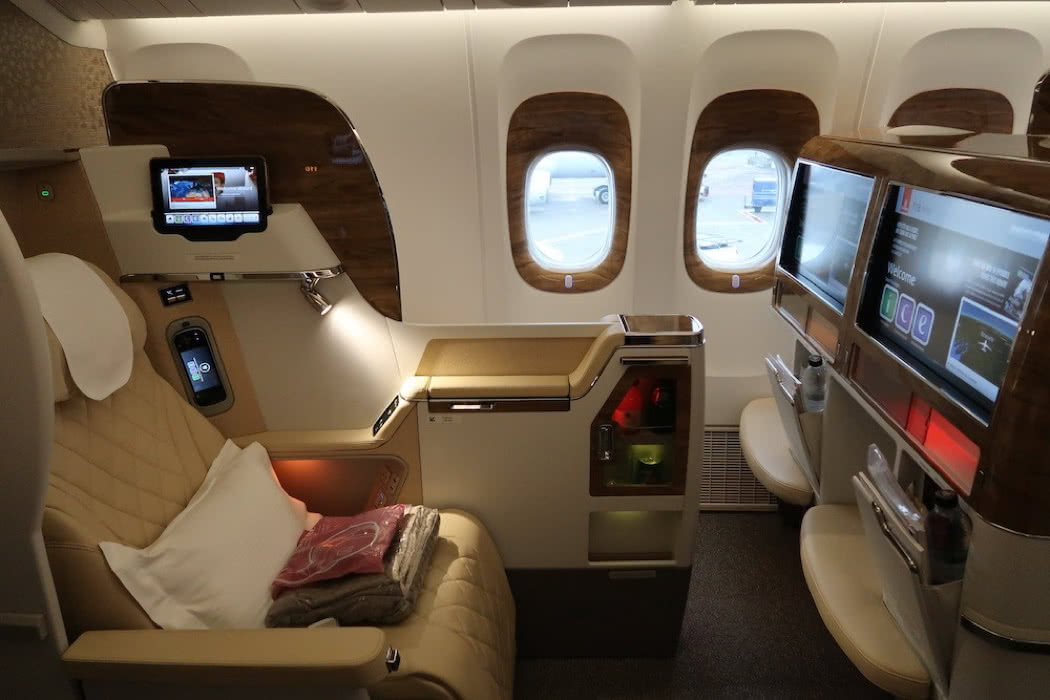 Boeing 777 Emirates Business Class Seats