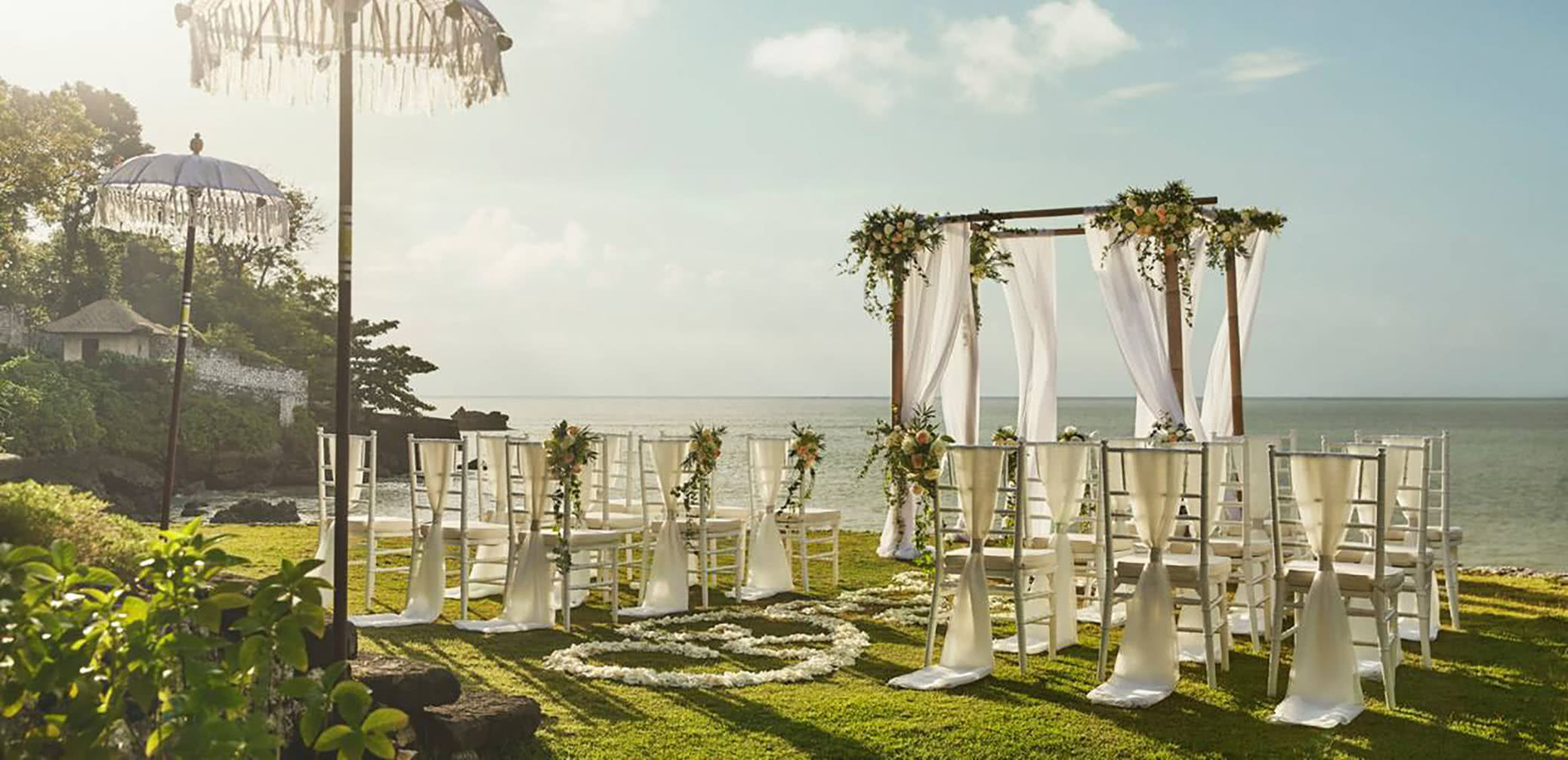 10 Best Four Seasons Resorts For A Wedding Or Honeymoon