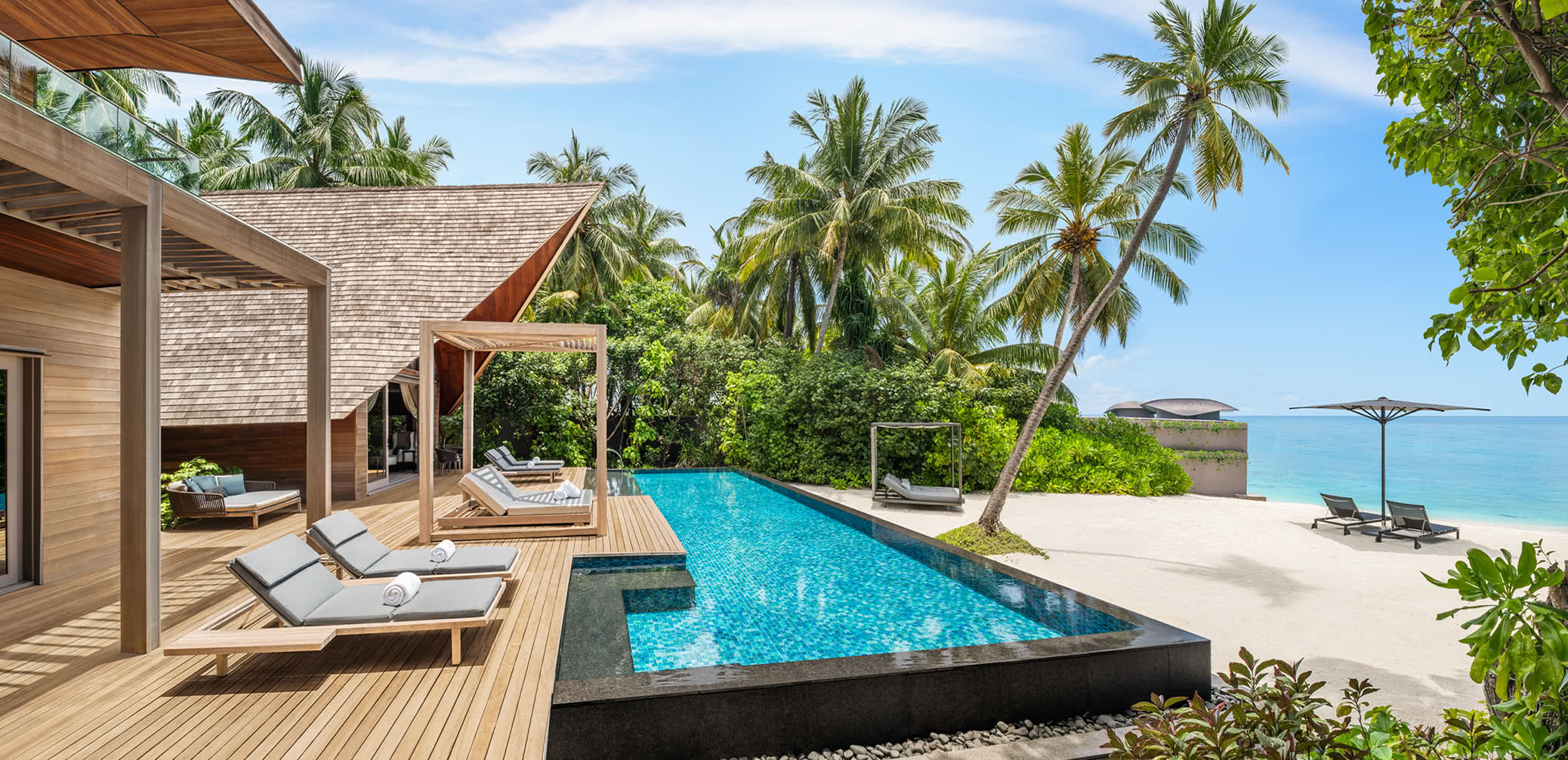 Review: The St. Regis Maldives Vommuli Resort