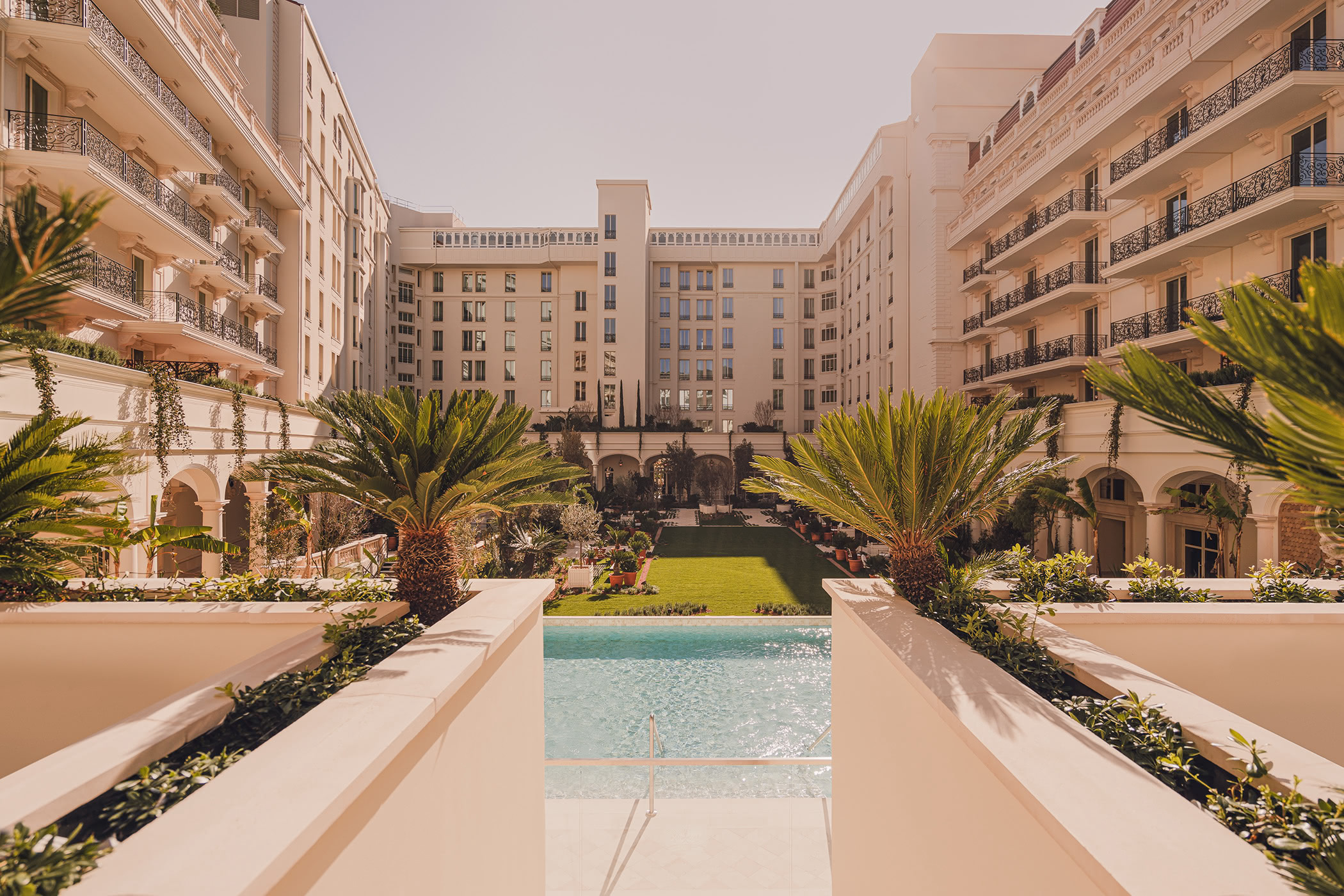 Carlton Cannes, a Regent Hotel Pool